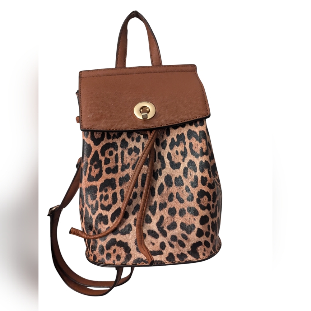 Leopard print bag
